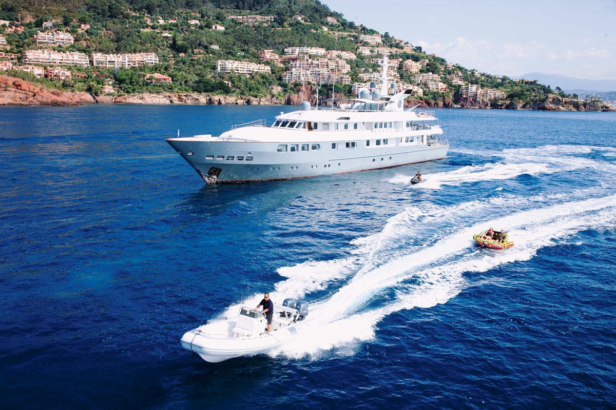 magna grecia yacht owner